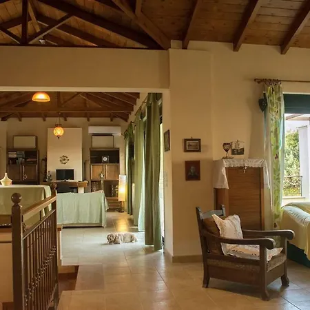 Beautiful Maisonette With Wonderful View To The Sea Appartamento Kalamata