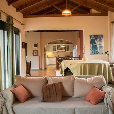 Beautiful Maisonette With Wonderful View To The Sea Kalamata