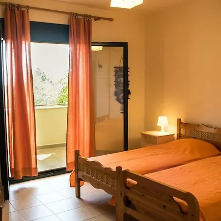 Beautiful Maisonette With Wonderful View To The Sea Appartamento Kalamata